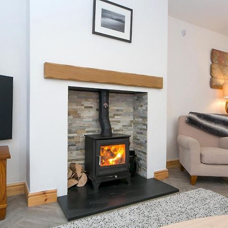 Pass The Keys Modern Coastal Home In Bull Bay Amlwch Exterior photo