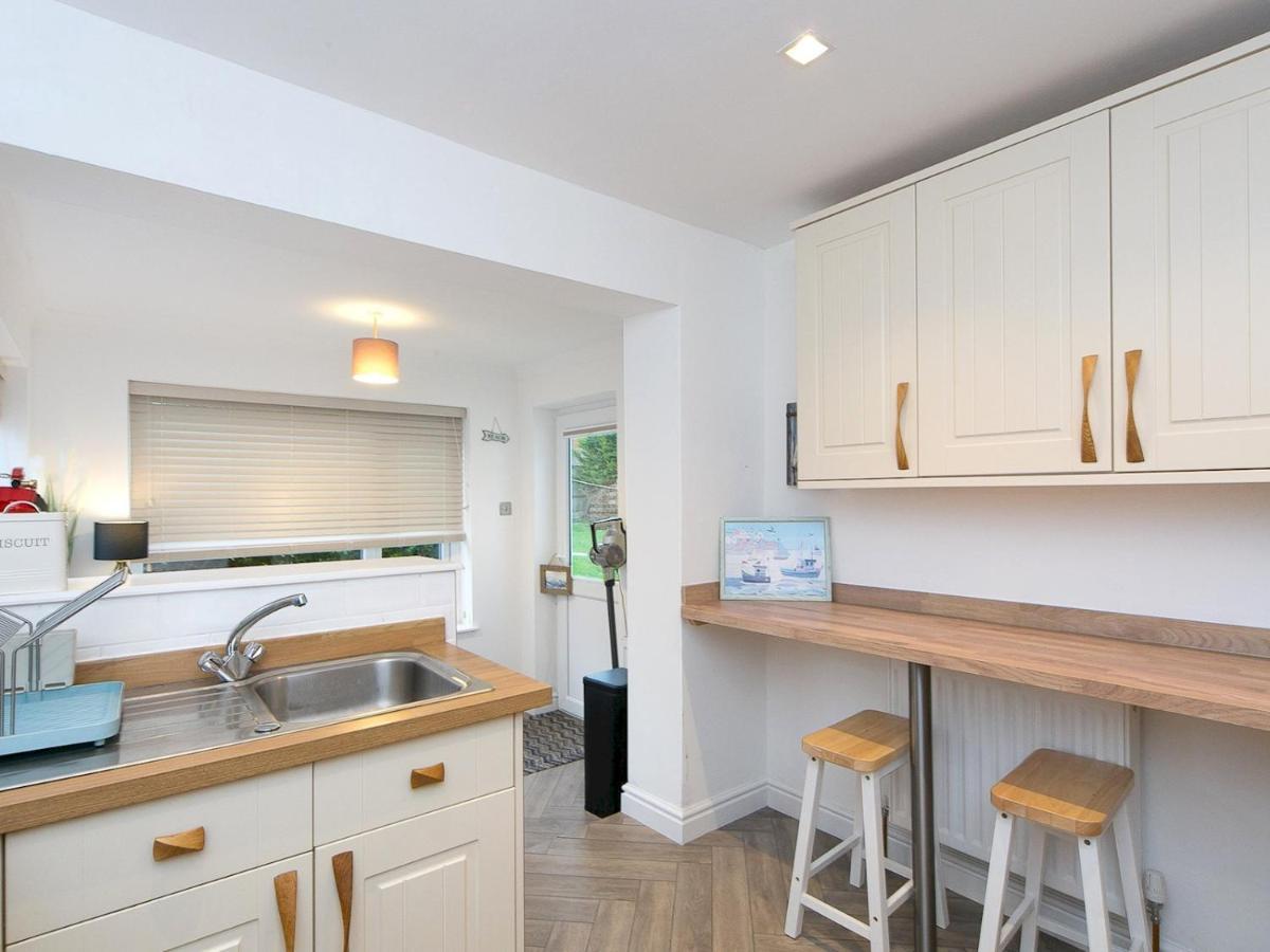 Pass The Keys Modern Coastal Home In Bull Bay Amlwch Exterior photo